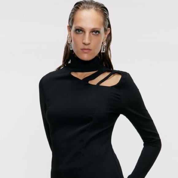 Zara Black Slit Front Blouse Mock Neck 8230/414/800 Women’s XS Viscose Blend - Picture 2 of 12